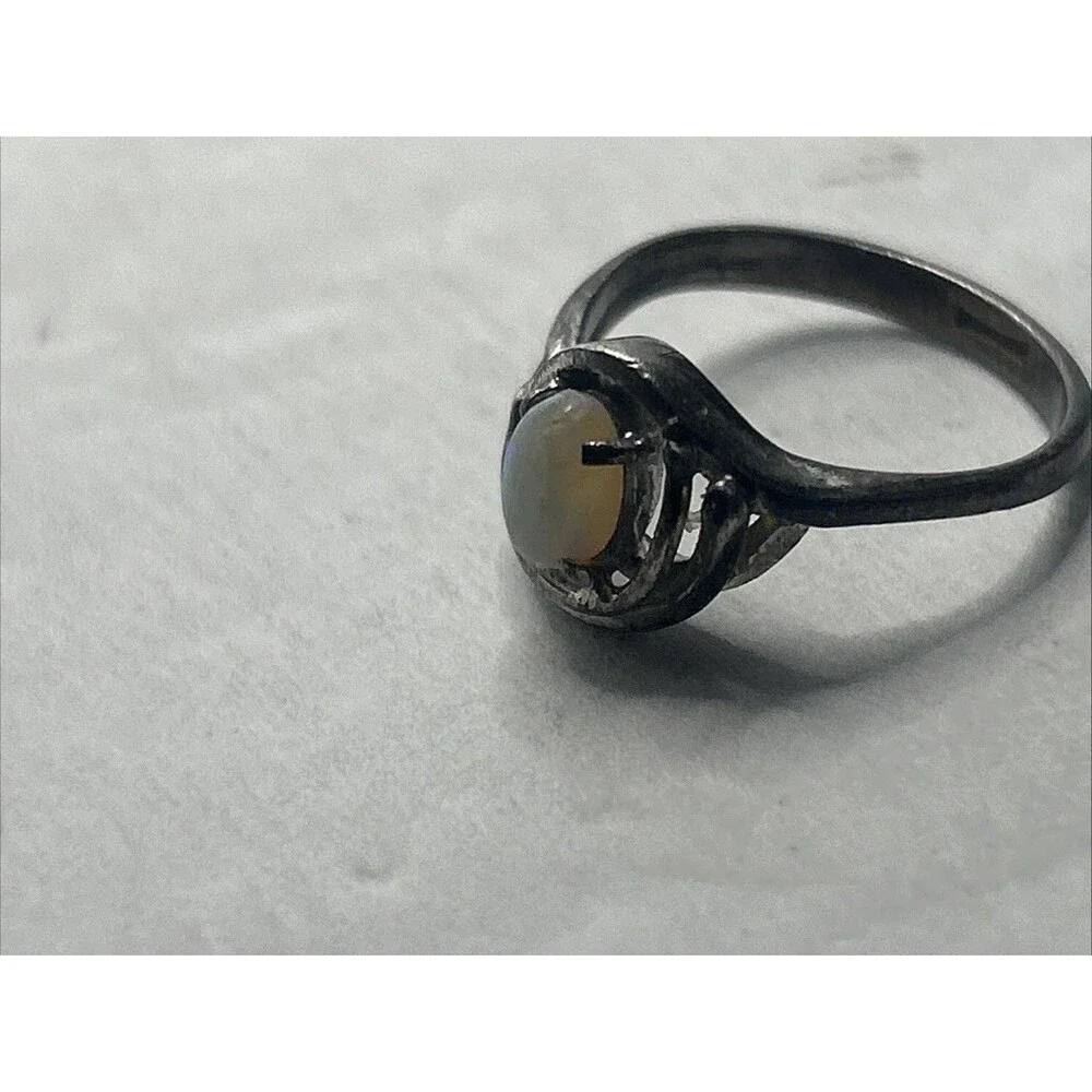Vintage Sterling Silver Opal Ladies Ring size 5.5, 925